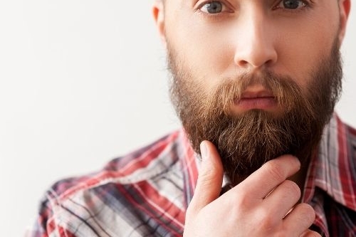 Les 3 principales erreurs qui abîment votre barbe